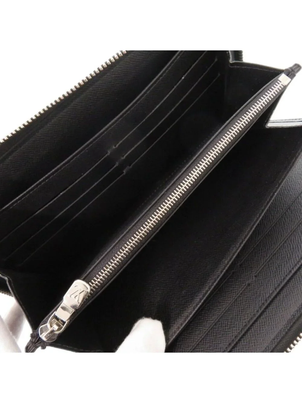 Louis Vuitton Zippy Organizer NM Taiga Zip Around Black Wallet